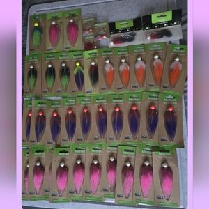 35- Mustad Tailout Twitchers Fishing Lures lot +3 Jigs